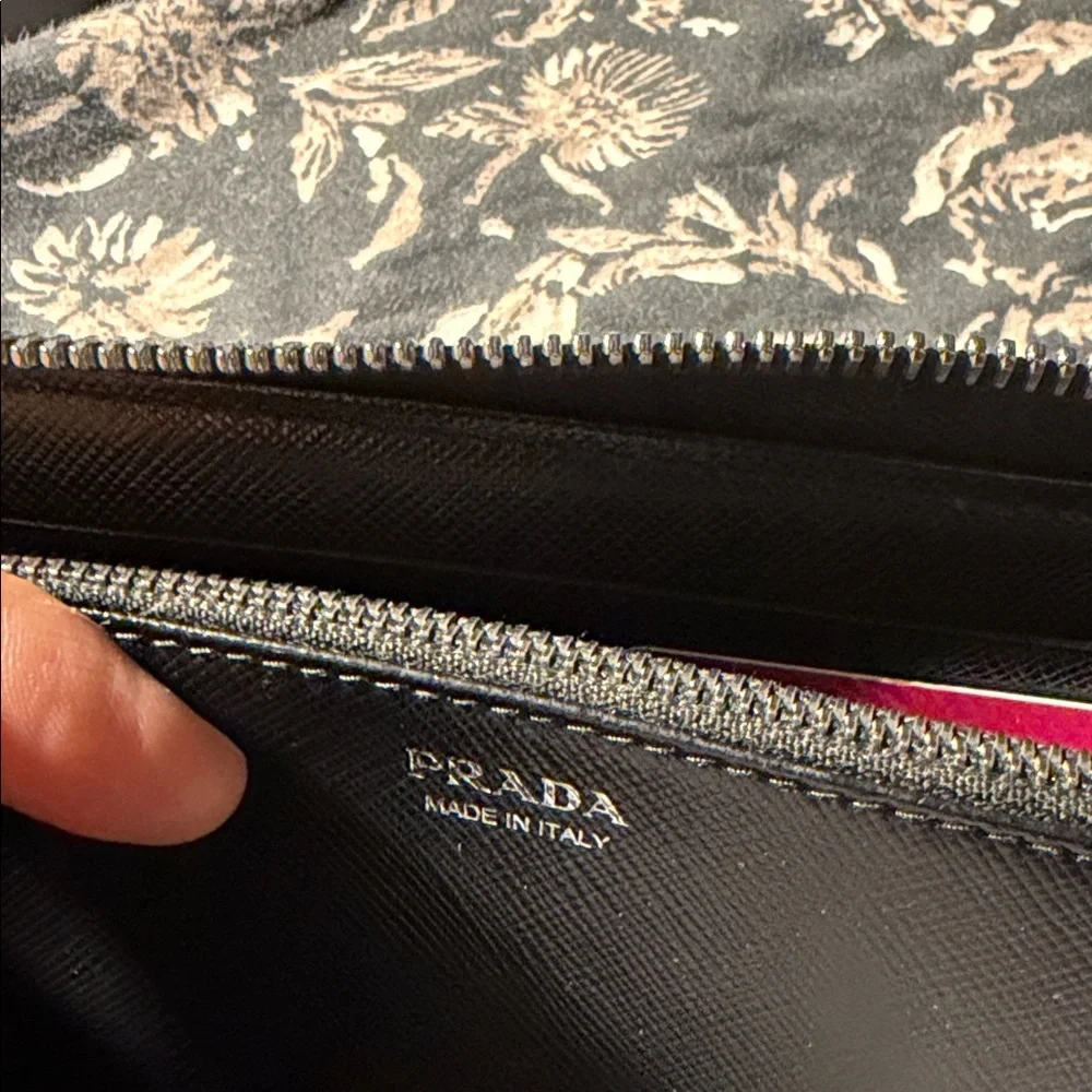 Prada Midnight Black Saffiano Wallet - Picture 4 of 4